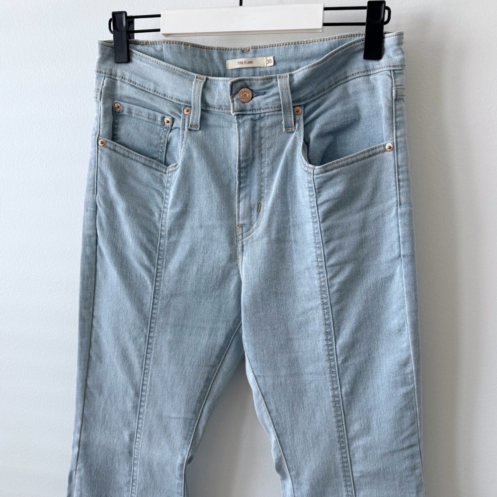 Levi 726 Flare Split Hem Women's Jeans - Picture 2 of 8